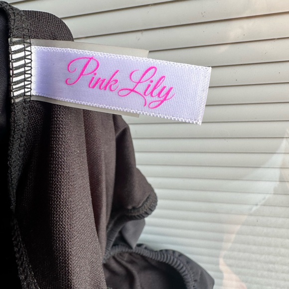 One piece swim suit with padded bust. - Picture 5 of 5